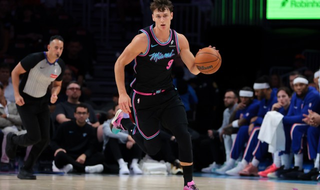 开云app-高效又全面！拉松首发26分钟 9中7砍下16分6板9助