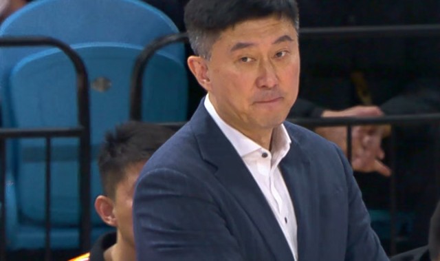 开云app-领先18分输球！杜锋点评一针见血，批评了广东队4名球员